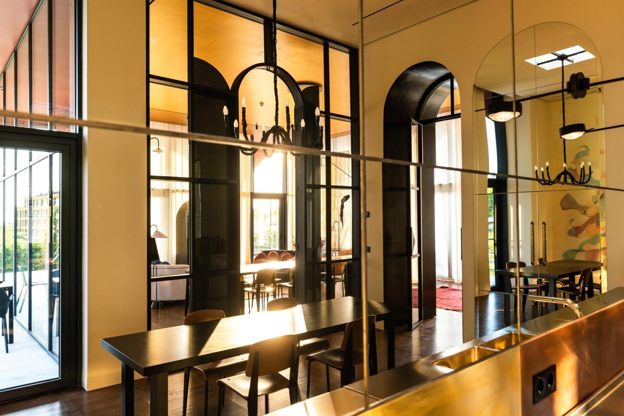 Estate, A Radisson Collection Hotel